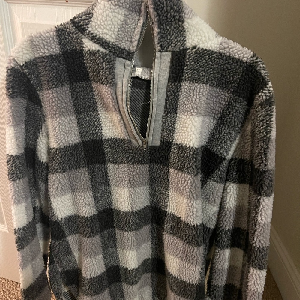 Sherpa/flannel quarter zip!